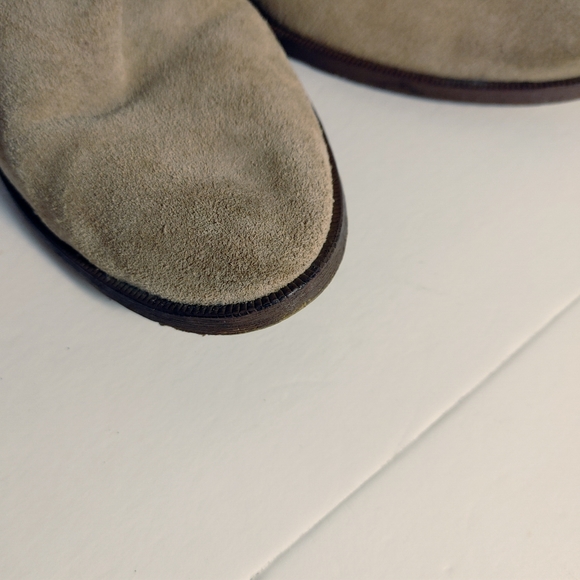 Taupe Suede Pull on Ivanka Trump Size 10 Ankle Shoes Boots - Picture 3 of 11